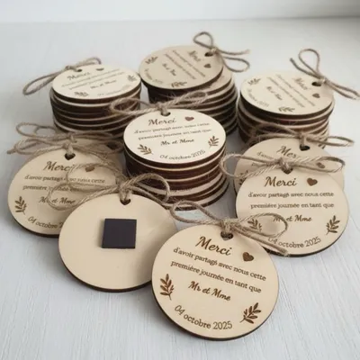 Magnets en bois gravés - mariage cadeaux invités 